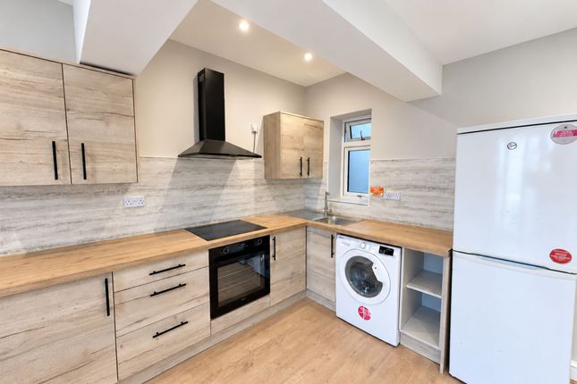 Ground Floor 26, Meanley Road, London photo 5