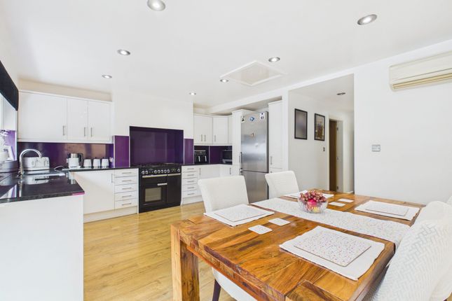 2 Eyres Close, Sutton-In-Ashfield photo 3