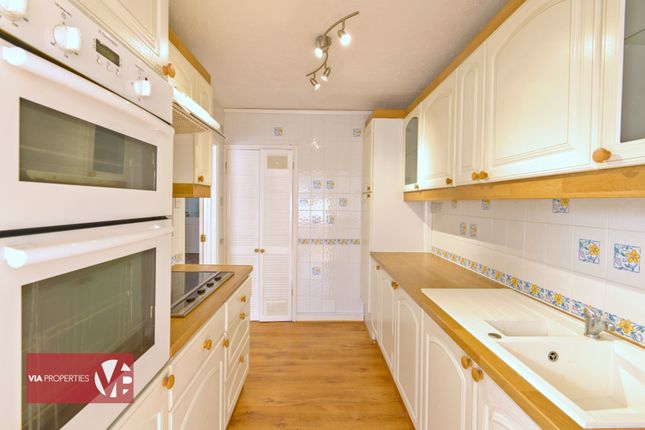3, Bosanquet Road, Hoddesdon photo 3