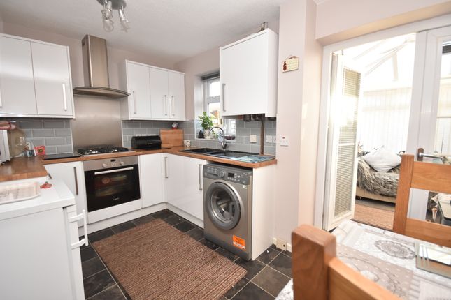 10 Barker Close, Stafford photo 3