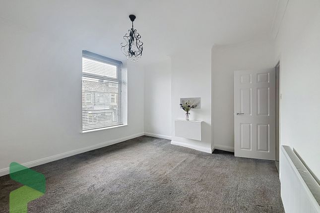54, Blackburn Road, Darwen photo 5