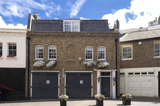 Thumbnail Mews house for sale in Hays Mews, Mayfair, London