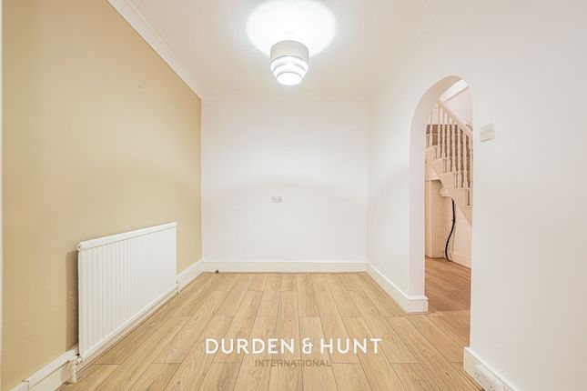 38 Forest Road, Loughton photo 4