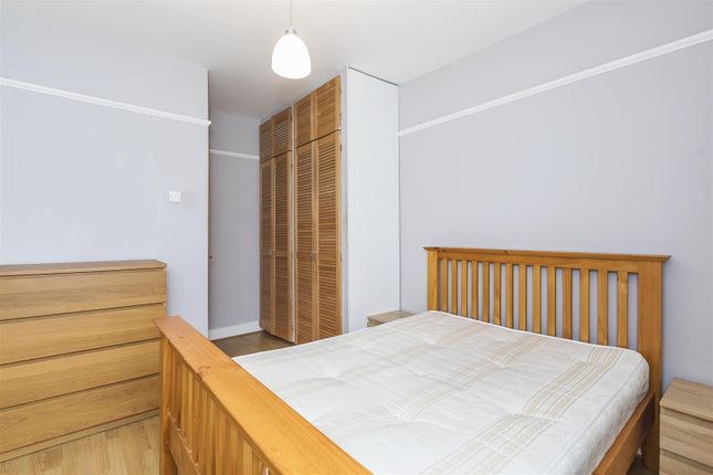 64, St. Mary Road, London photo 4