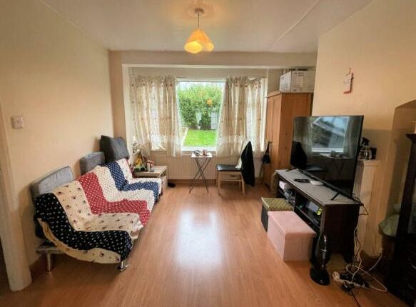 Terraced house to rent in Dibdin Road, Sutton, Surrey