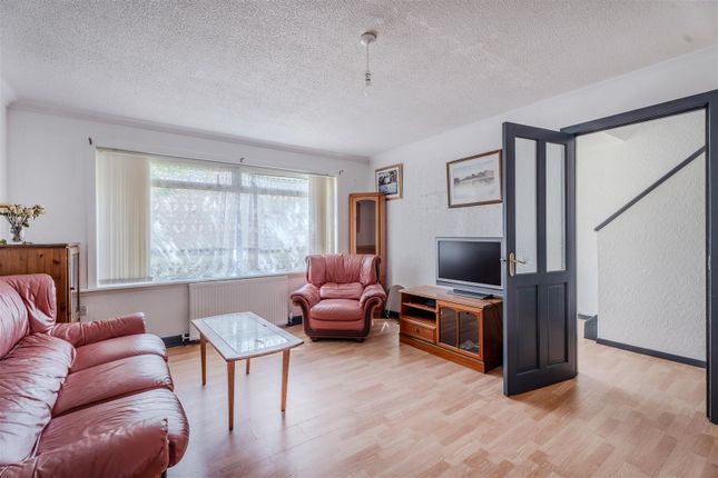 70, Carron Court, Glasgow photo 4