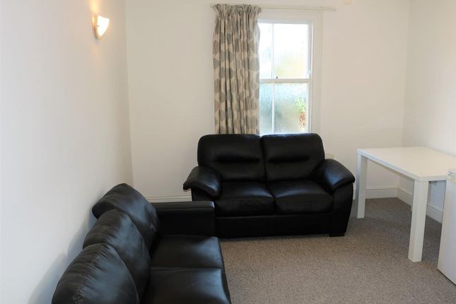 Room 3, Flat 2, 33 Mill Road, Cambridge photo 5
