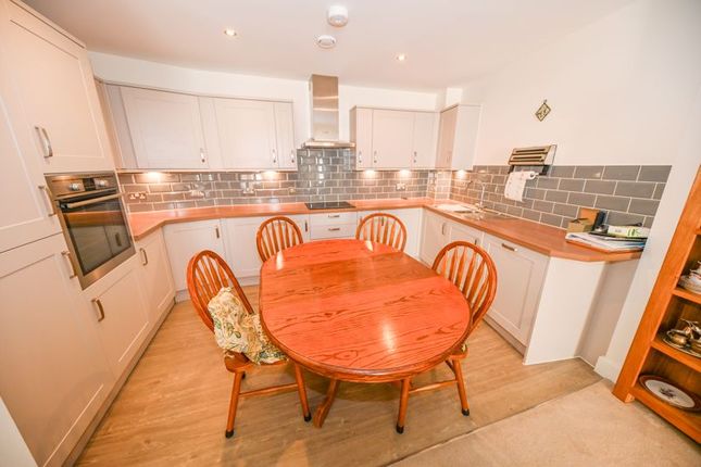 19 Wellesley Court, Darnel Road, Waterlooville photo 2