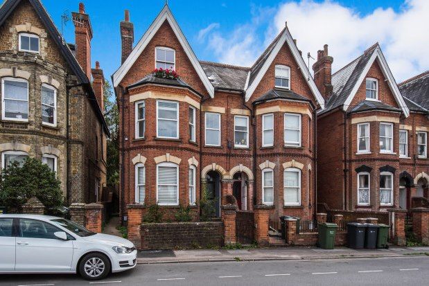 Flat to rent in 10 York Road, Guildford