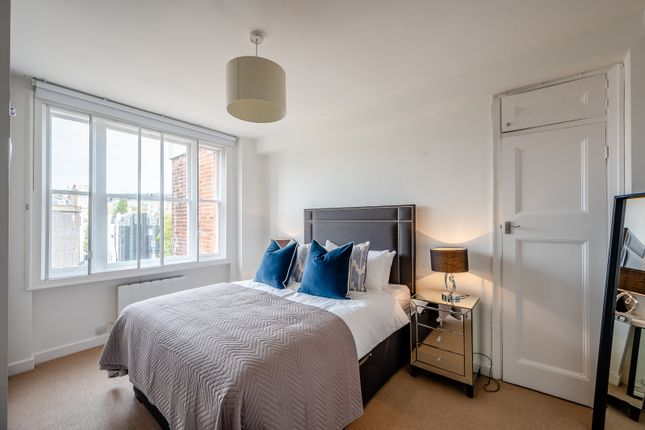 Flat 67, 39 Hill Street, Mayfair photo 3