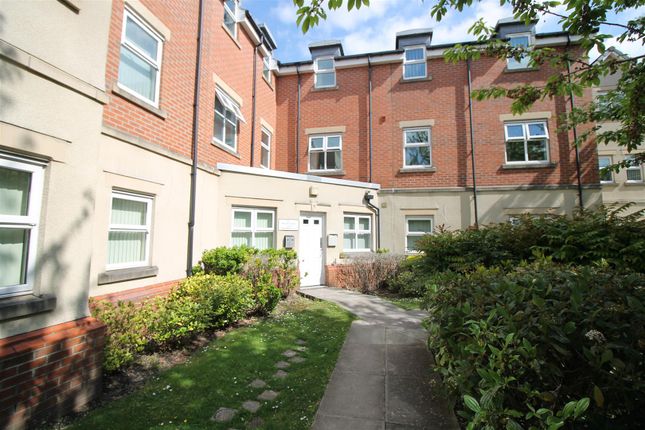 Thumbnail Flat to rent in New Belvedere Close, Stretford, Manchester