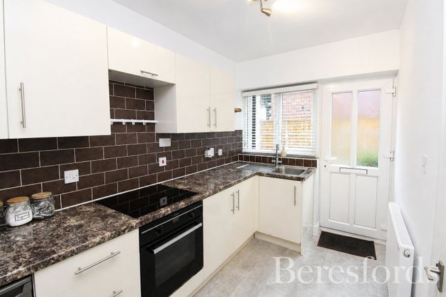 90, Mountnessing Road, Billericay photo 2