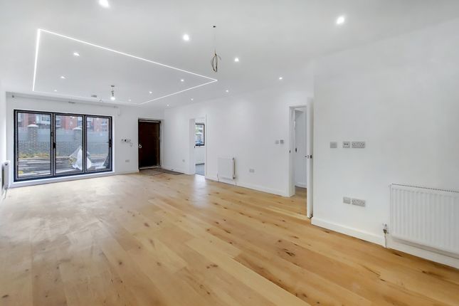 Flat for sale in Dollis Hill Lane, Cricklewood