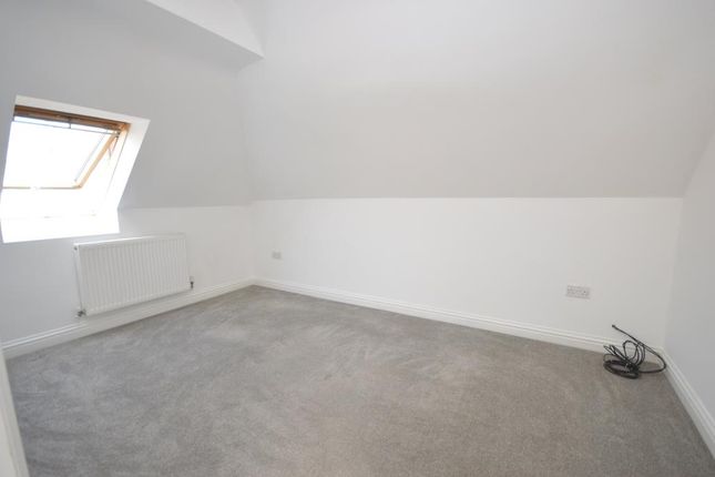 Flat 1, 8 South Street, Lymington photo 3