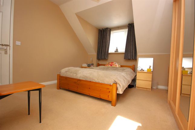 Town house for sale in Lacemakers Court, Rushden