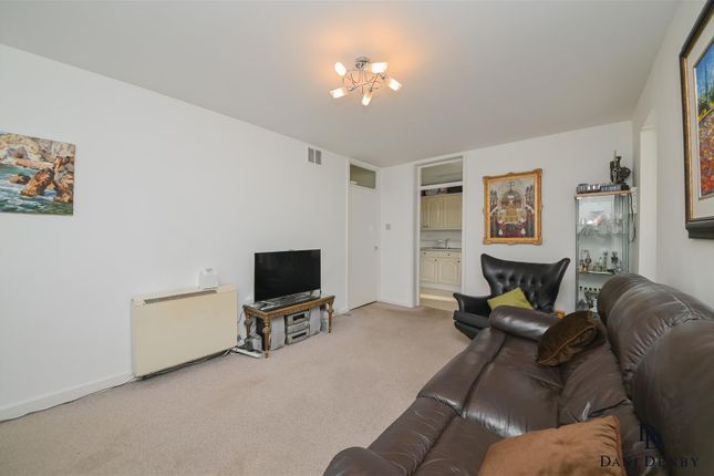 67 Brampton Grove, London photo 4