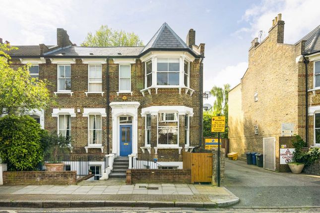 Flat for sale in Ickburgh Road, London