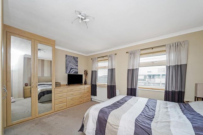 Flat for sale in Gordon Road, North Chingford