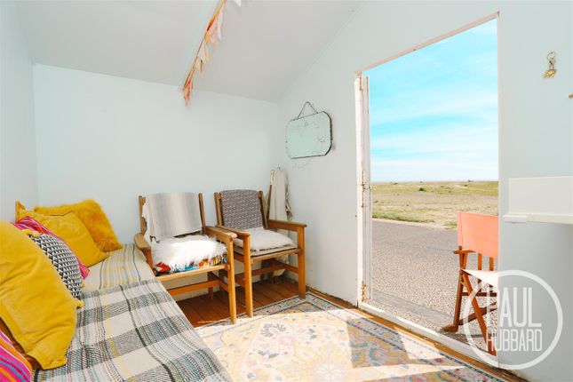 23, Beach Hut, Lowestoft photo 5