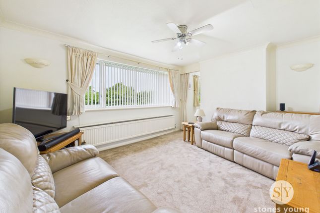 42 Woodcrest, Blackburn photo 3