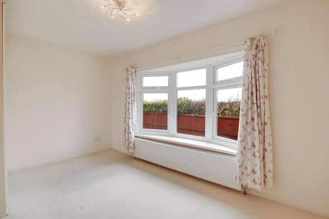 Bungalow to rent in Long Lane, Telford, Shropshire