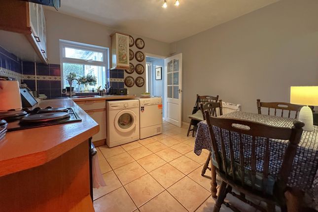 13, Belmont, Deal photo 3