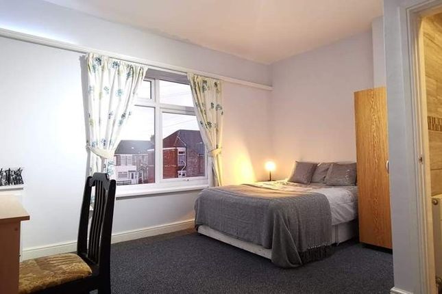 Room 8, 36-38 Lambton Street,, Hull photo 4