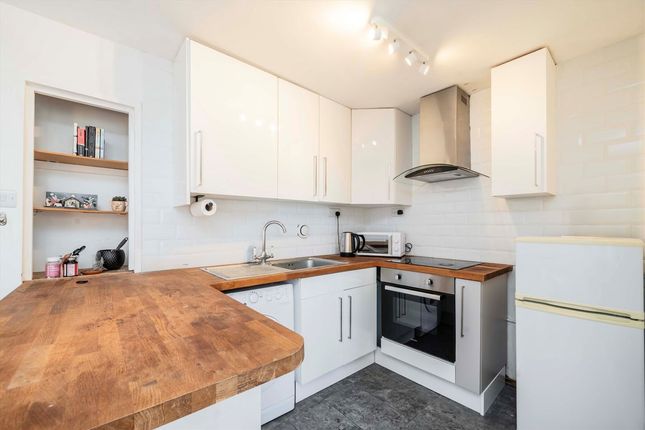 Flat 130, Mayford, Oakley Square, London photo 4