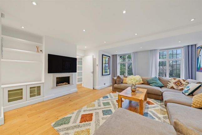 Fourteen, Raeburn Close, London photo 4