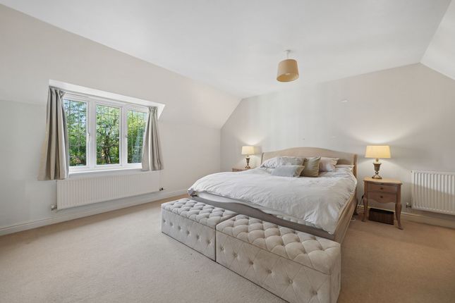 27 Purslane Drive, Bicester photo 4