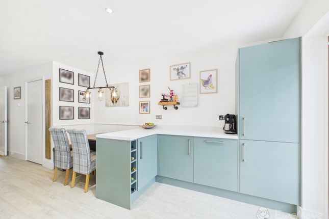 22, ABRAHAM WAY, BORDON photo 3