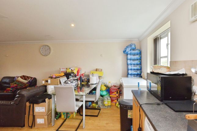 31, Morland Drive, Milton Keynes photo 4