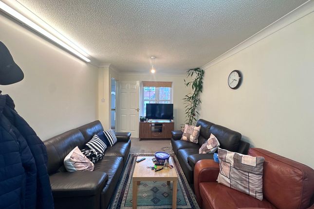 96 Bowhouse Drive, Glasgow photo 3
