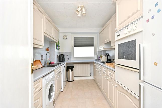 9D, South Cliff Tower, Bolsover Road, Eastbourne photo 4