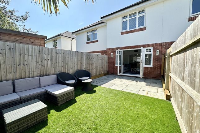 7, Catherine Close, Poole photo 3