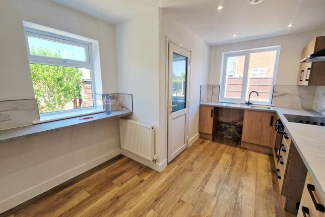 Room 1, 27, Heron Square, Hampshire photo 5