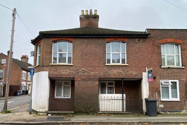 Thumbnail Flat for sale in 8C Hibbert Street, Luton, Bedfordshire