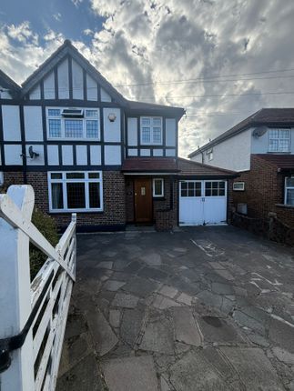 3-bed house on 28, Vine Lane, Uxbridge, £2,700/mo