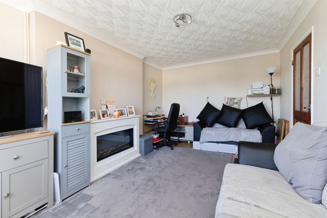 3, Pembroke Way, Redcar photo 4