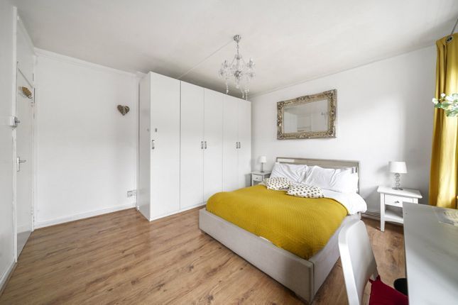 Flat 227, Levita House, London photo 4