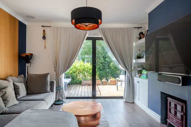 27, The Ridings, Addlestone photo 4