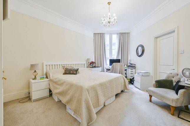 Flat to rent in Bickenhall Street, Marylebone, London