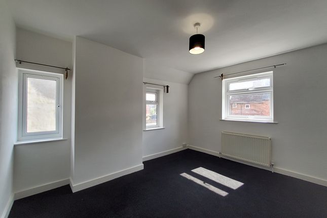 97 Forest Road, Clipstone Village, MANSFIELD photo 3