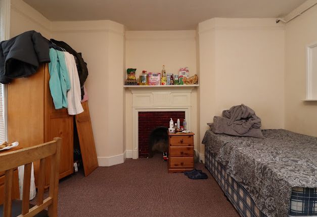 76, Newcombe Road, Southampton photo 3