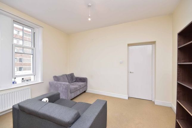 Flat 3, 23, Balham Hill, London photo 4