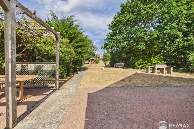 14, Mayes Lane, Harwich photo 4
