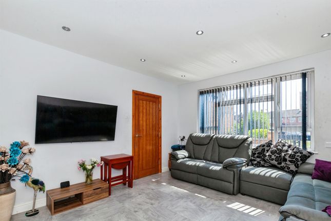 86, Doddsfield Road, Slough photo 3