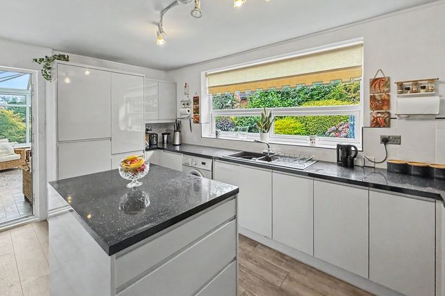 12 Ferndale Avenue, Manchester photo 2