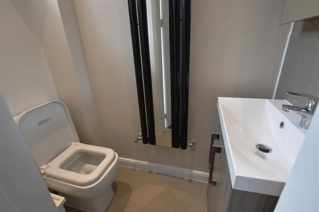 Bathroom A.Jpg