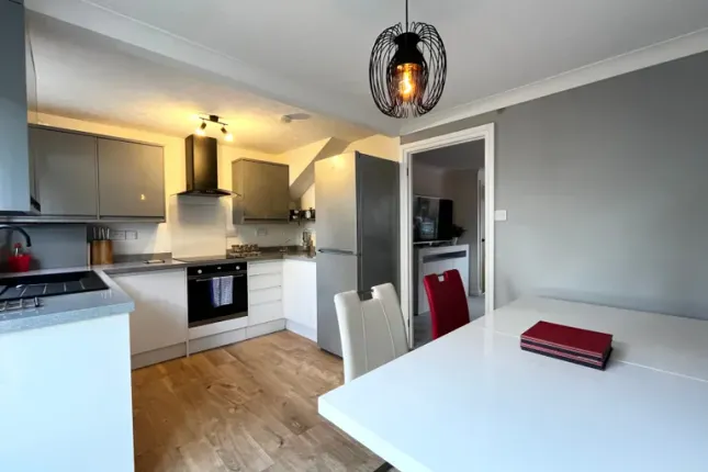Byland Drive, Maidenhead photo 5